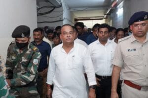 स्वास्थ्य मंत्री इरफान अंसारी ने चाईबासा सदर अस्पताल का किया निरीक्षण, कहा, "स्वास्थ्य सेवा में लापरवाही बर्दाश्त नहीं" 1 9c17a46a 72cf 4651 b8bd 1c2e74c4bb11
