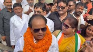 चाईबासा ब्लड स्कैंडल : पांच मासूमों को संक्रमित खून, मंत्री के दौरे पर उठे सवाल - हाईकोर्ट ने सरकार से मांगा जवाब 1 NIJiORaWYx03rIxH