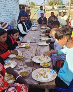 अंश-अंशिका की सकुशल वापसी पर मना जश्न, मकर संक्रांति पर दही-चूड़ा भोज का आयोजन 3 fcd0eba7 bfe2 4452 b6a9 d30ef50e2479
