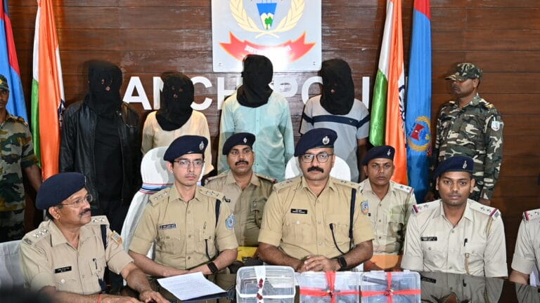 रांची पुलिस की बड़ी कामयाबी: राजधानी में लूट की फिराक में थे अपराधी, हथियार सप्लायरों समेत 5 को किया गिरफ्तार