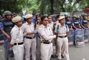 सोनम वांगचुक के अनशन खत्म करने की शर्त के बीच संसद मार्च आज, दिल्ली पुलिस की अनुमति नहीं, जंतर-मंतर पर भारी पुलिस बल 2 WhatsApp Image 2026 07 20 at 09.35.41