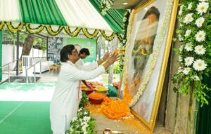 मुख्यमंत्री हेमंत सोरेन ने दिवंगत दिशोम गुरु शिबू सोरेन की प्रथम पुण्यतिथि पर अर्पित की भावभीनी श्रद्धांजलि 2 WhatsApp Image 2026 08 04 at 15.34.23 1