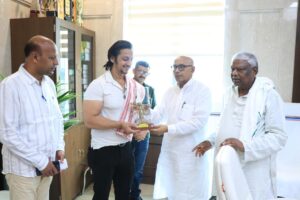 झारखण्ड दौरे पर आए फिल्म एवं टेलीविजन अभिनेता जावेद पठान, स्पीकर रवींद्रनाथ महतो से की मुलाकात 1 WhatsApp Image 2026 08 06 at 18.55.02