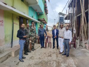 बड़गांव मॉब लिंचिंग मामला: एपीसीआर ने पीड़ित परिवार से की मुलाकात, दो दरोगा समेत चार पुलिसकर्मी निलंबित 2 WhatsApp Image 2026 08 09 at 17.10.30